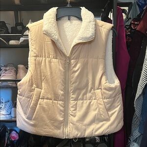 No Boundaries Women's Cream Puffer Vest with Fleece Lining